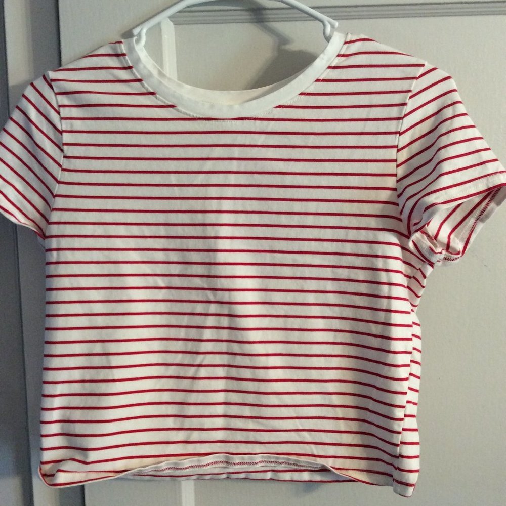 Red White striped Tee Shirt cropped Size large L crew neck stretchy CUTE
